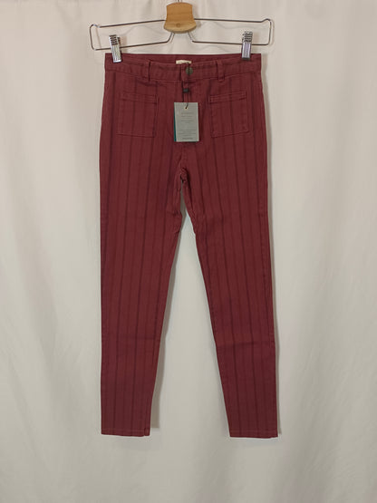 GOCCO. Striped burgundy trousers, size 9-10 years