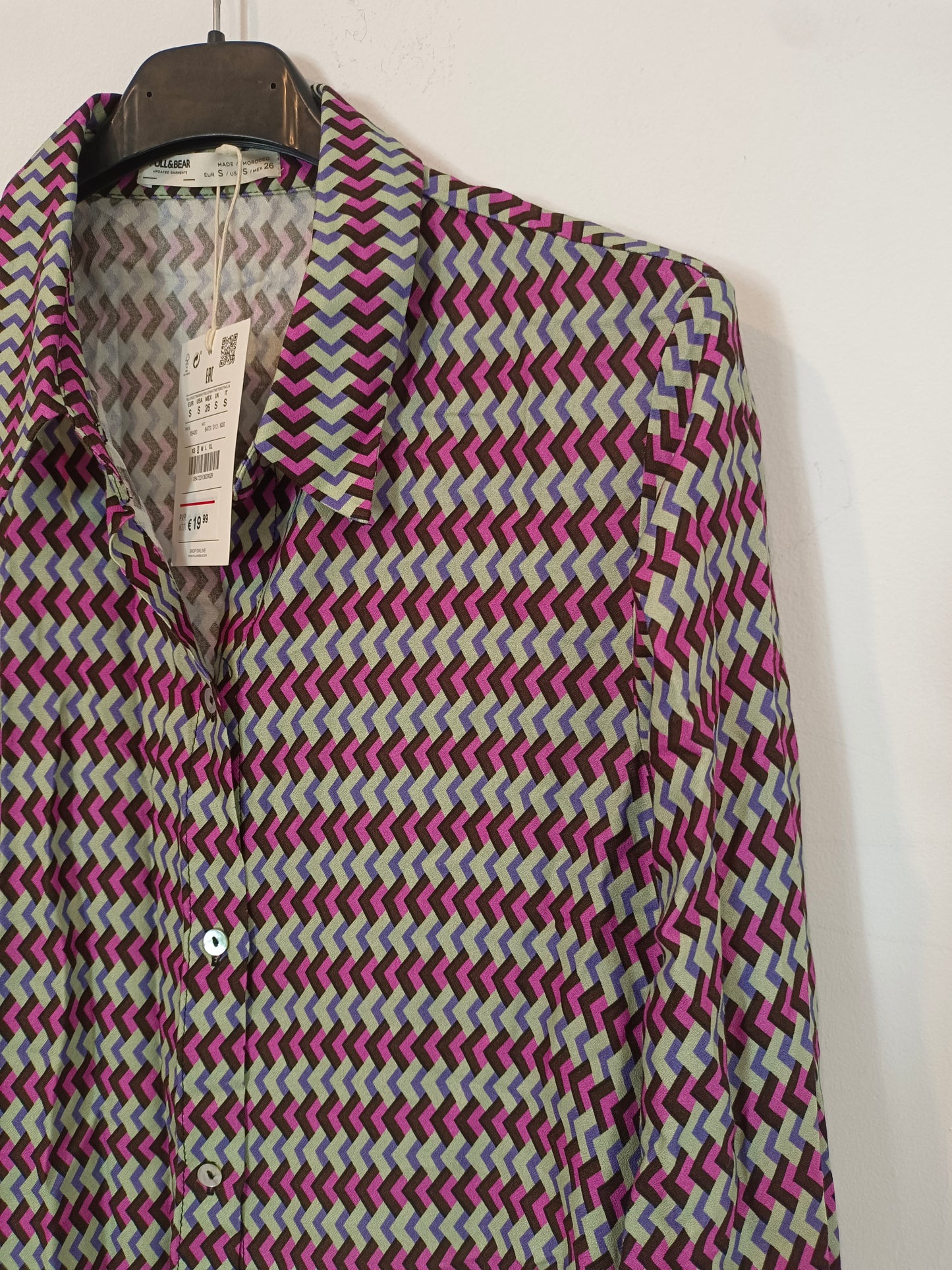 PULL&amp;BEAR, Flowy blouse in Ts colors