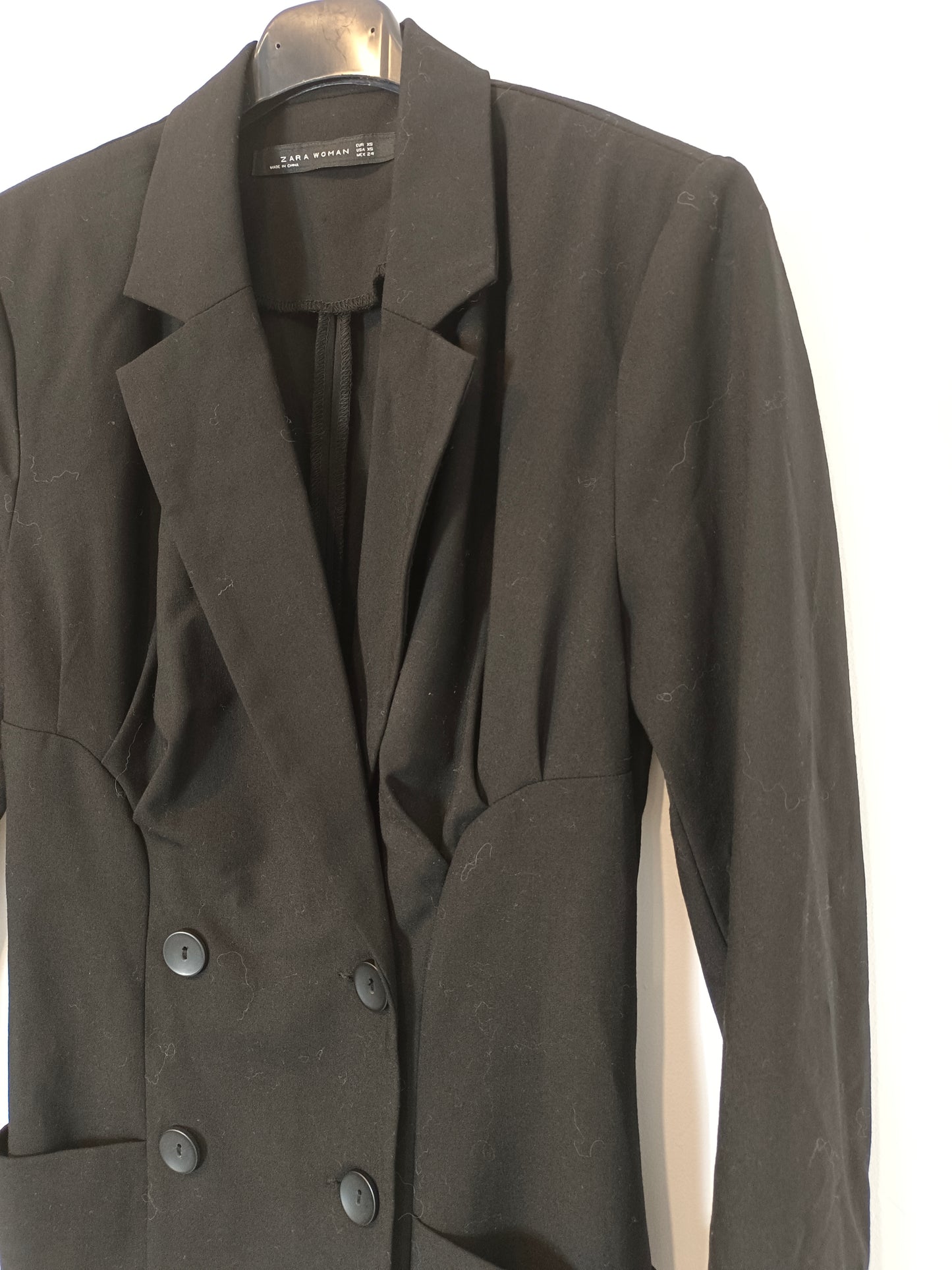 ZARA. Vestido negro cruzado T.xs