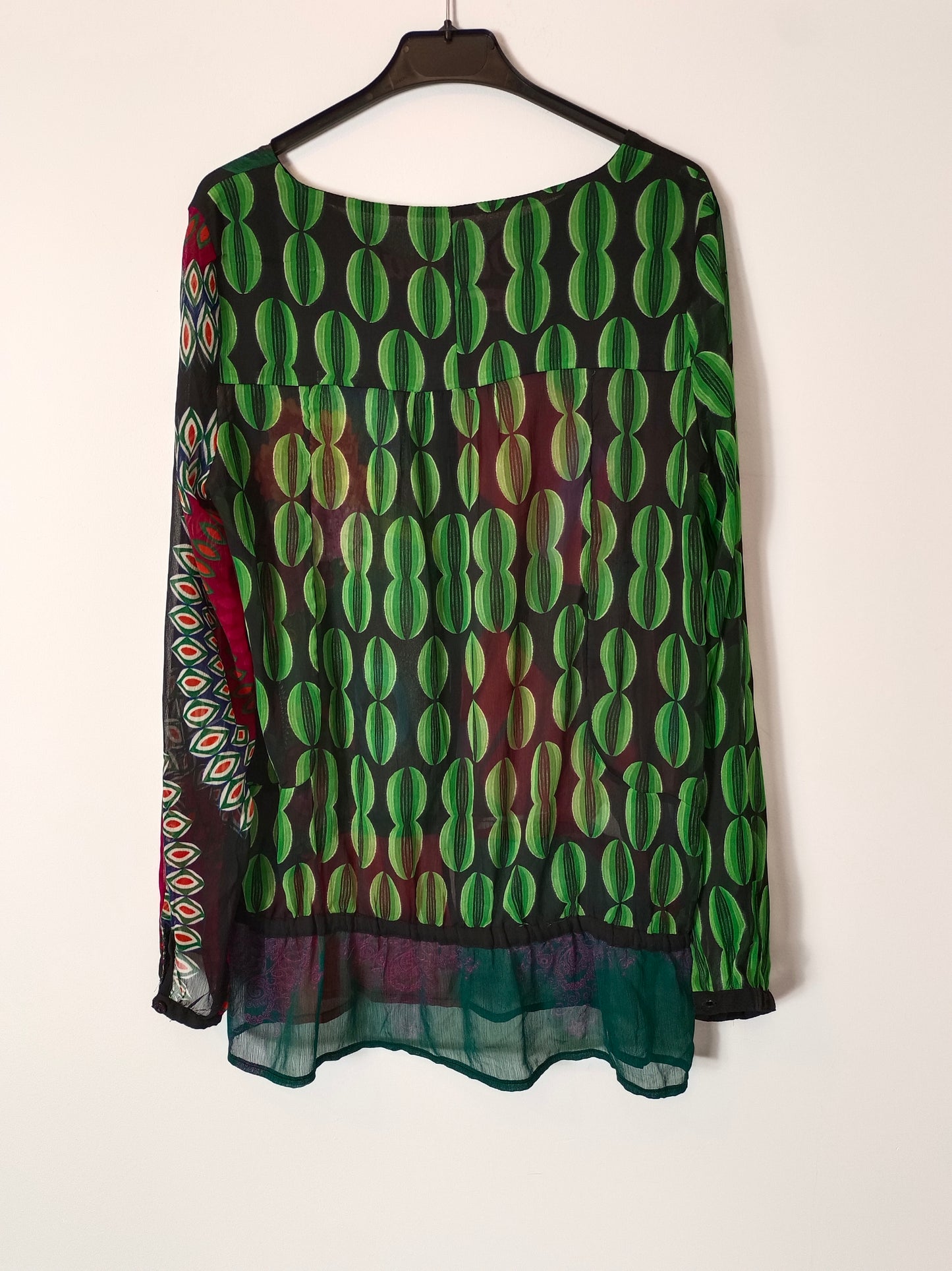 DESIGUAL. Blusa estampada semitransparente T.m/l