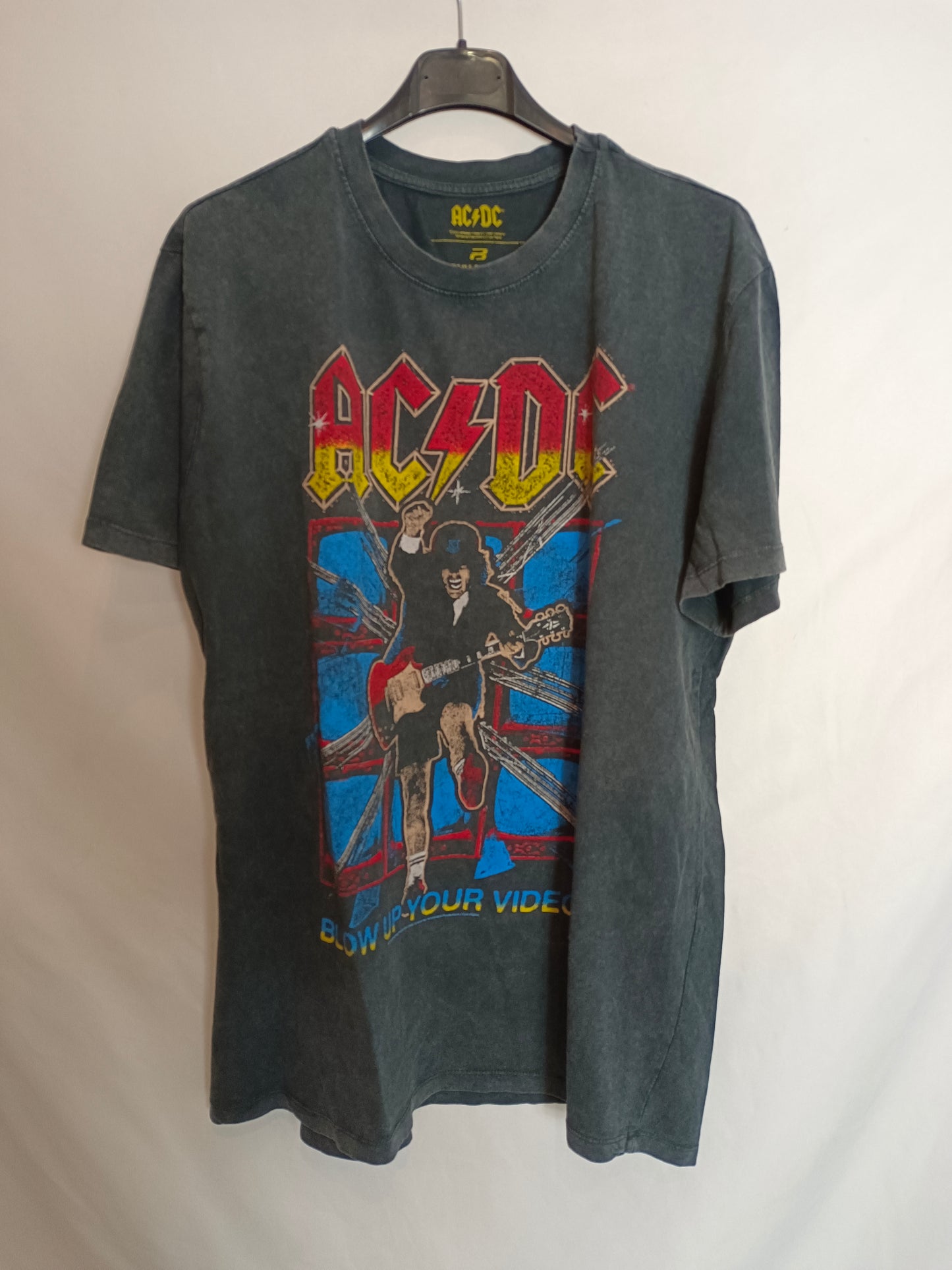 PULL&BEAR. Camiseta gris ACDC T.m