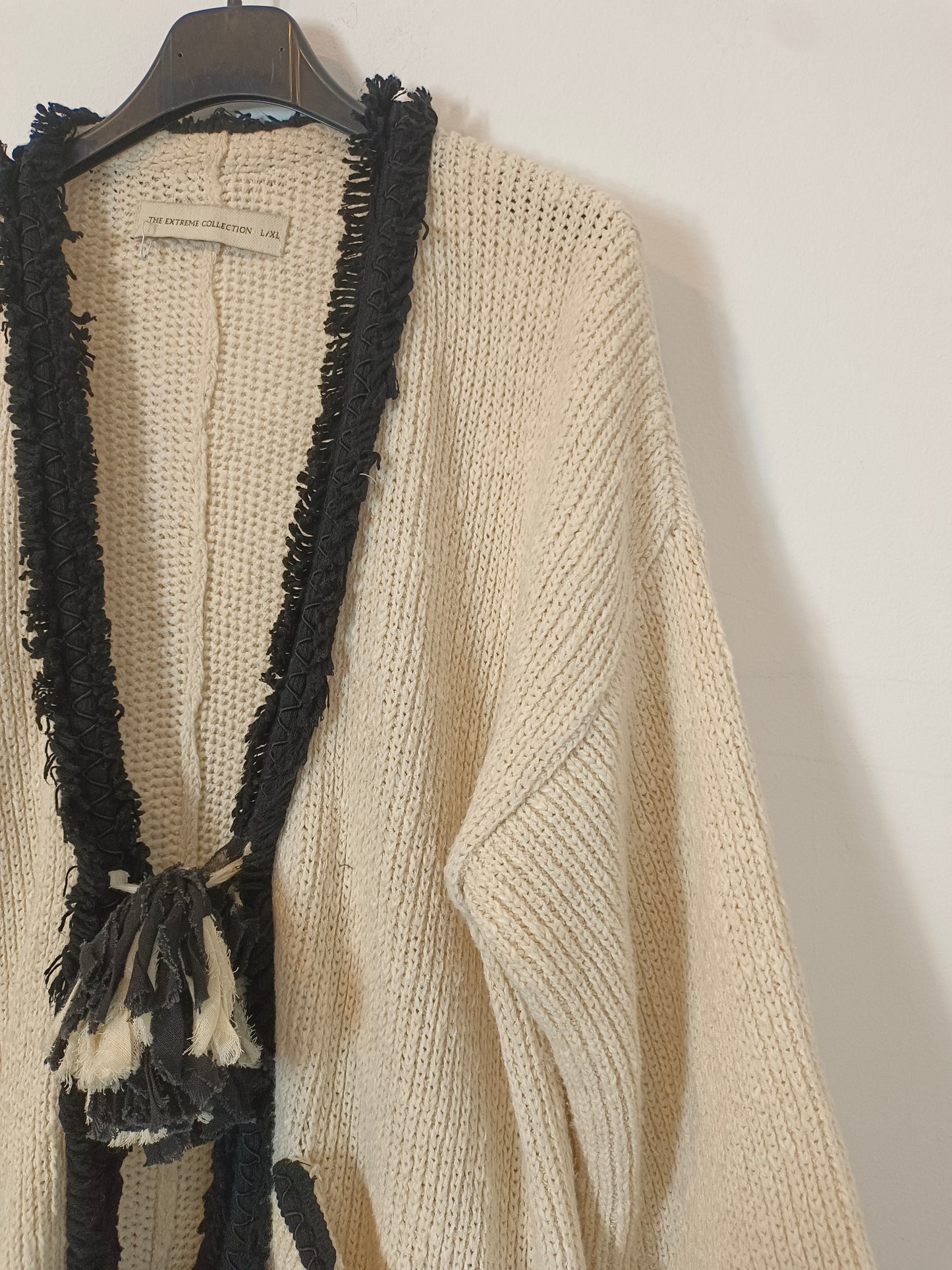THE EXTREME COLLECTION. Beige fringed cardigan Tl/xl