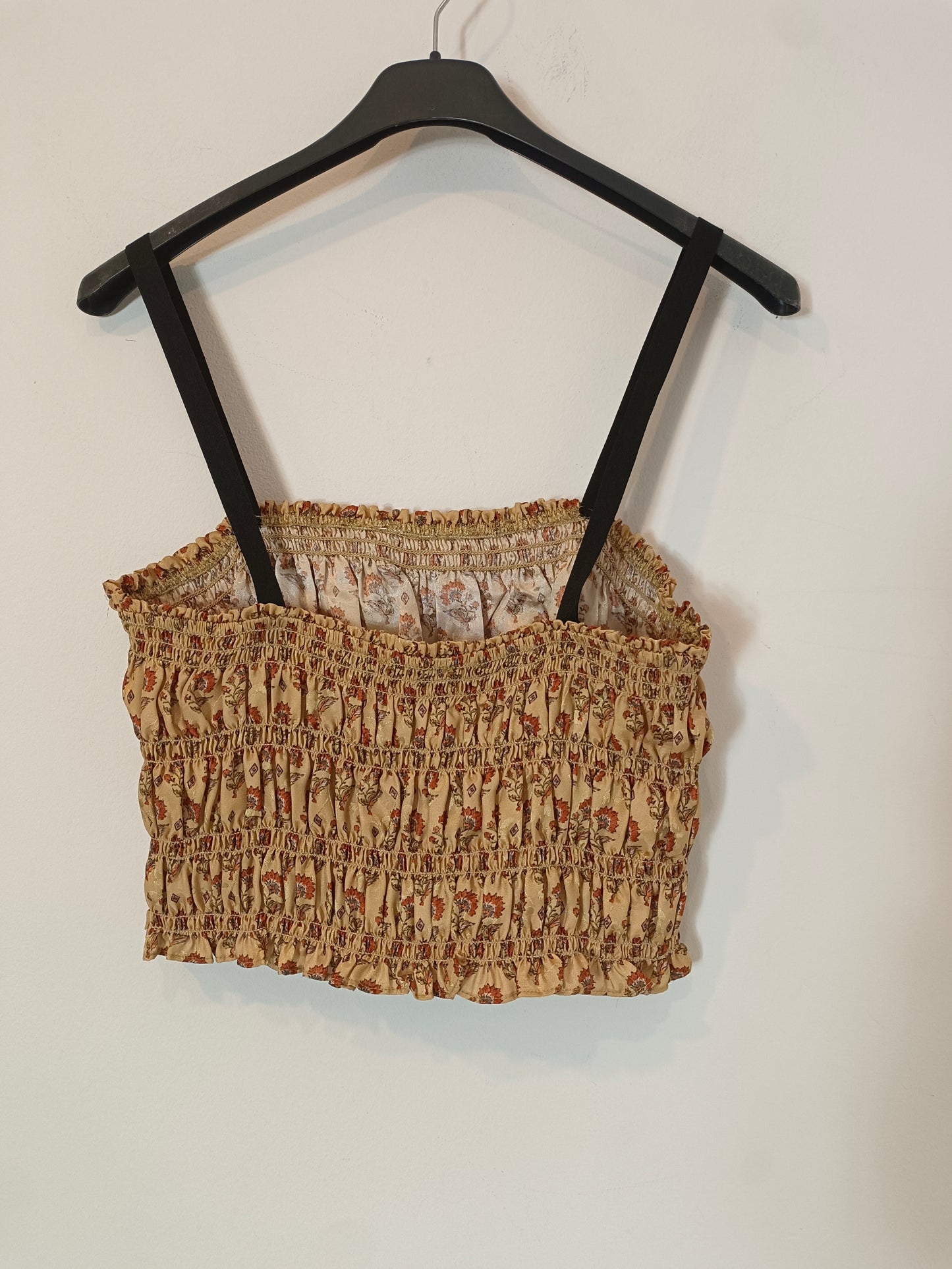 MANGO. top dorados estampado T.l