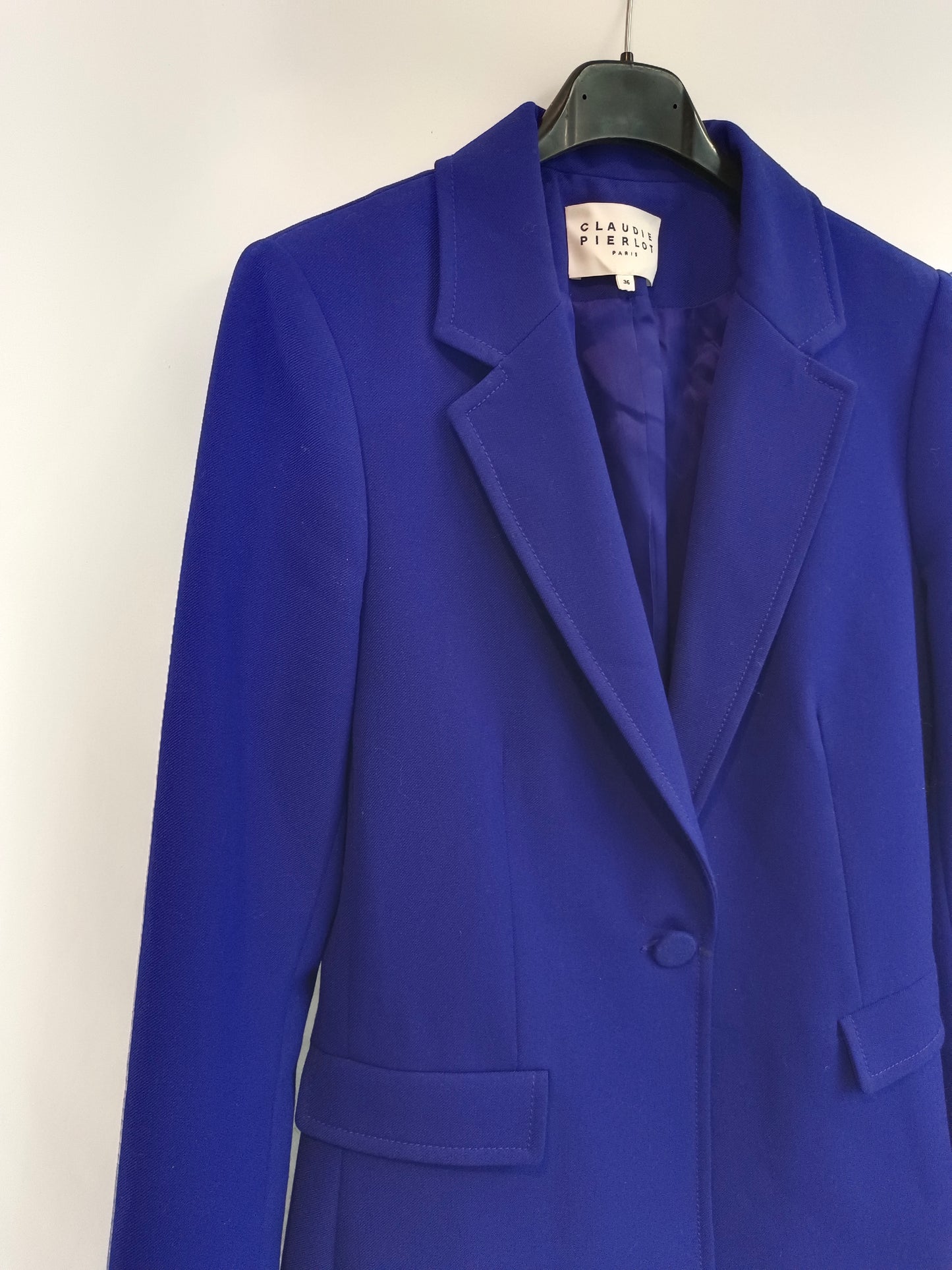 CLAUDIE PIERLOT. Klein blue blazer T.36