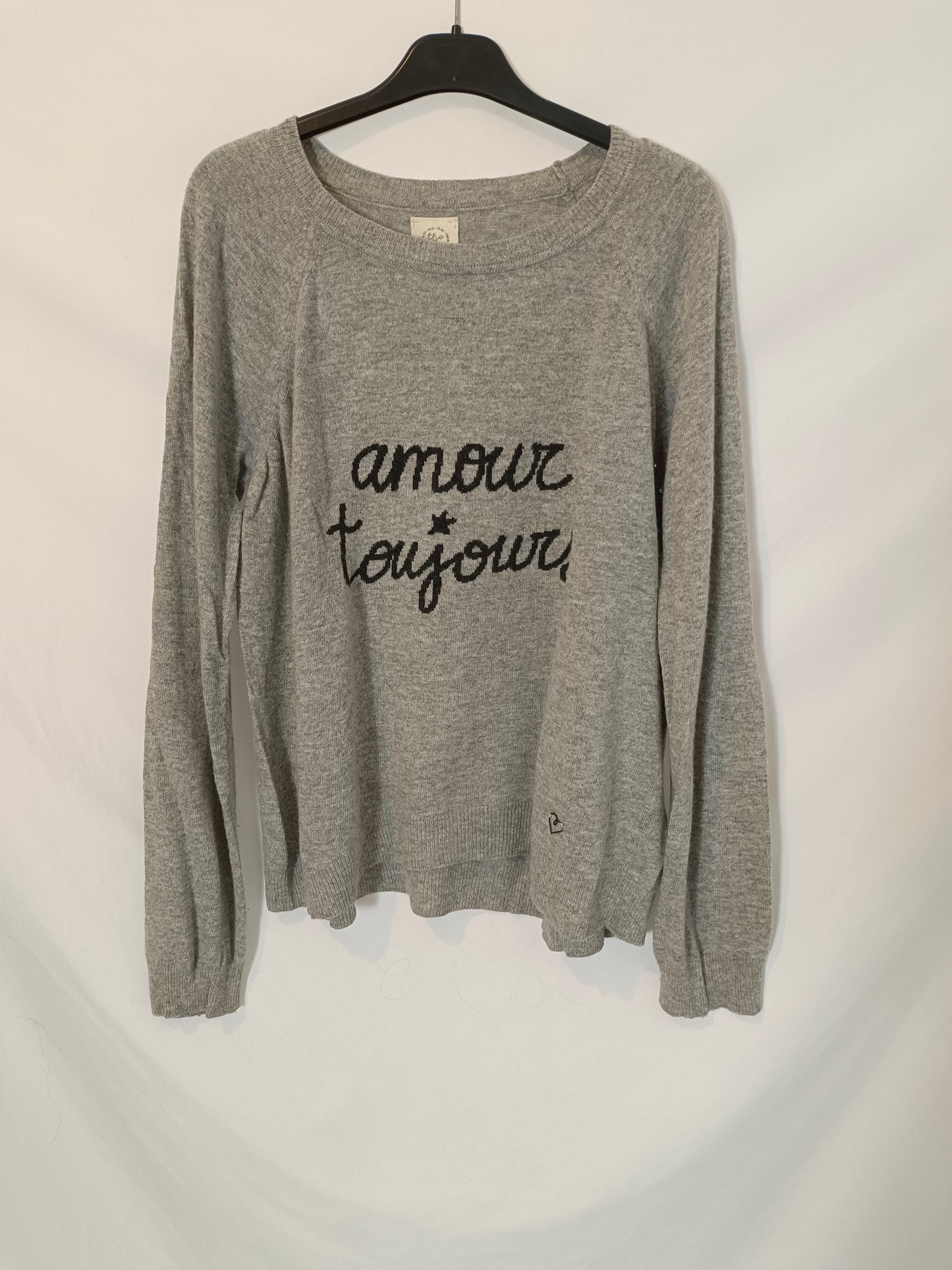 THE HIP TEE. Grey Tm/l lettering sweater