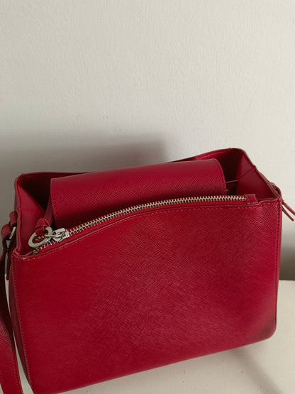 ZARA. Bolso rojo polipiel