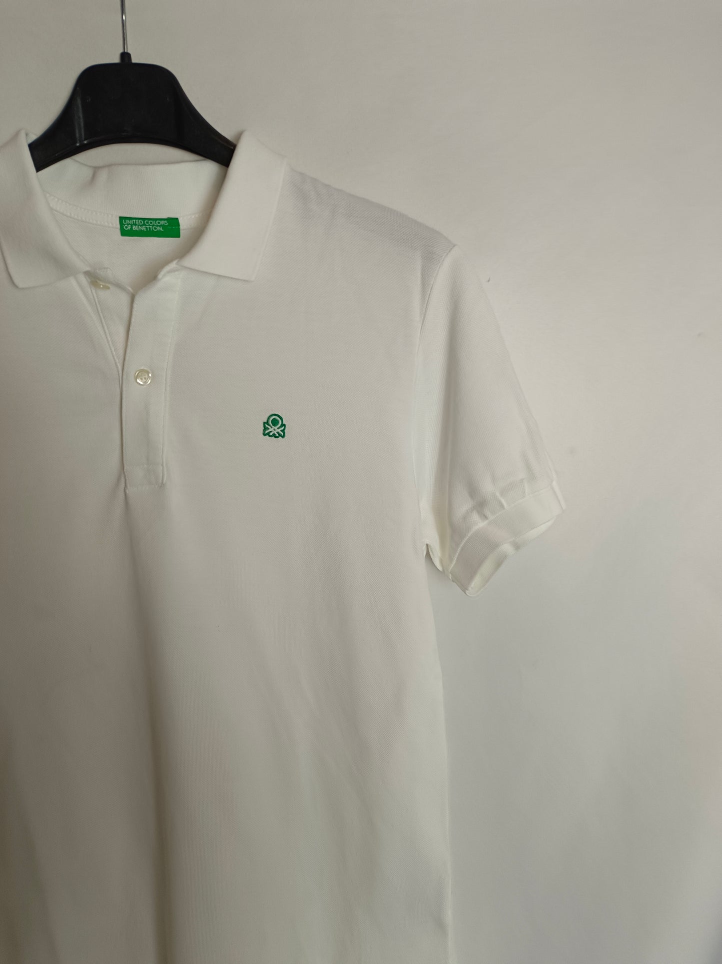 BENETTON. Basic white polo shirt, size 13-14 years