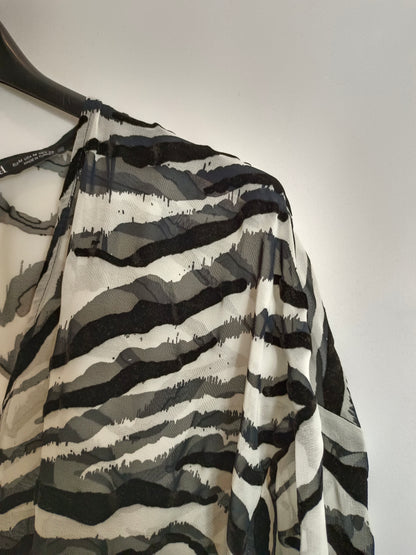 ZARA. Vestido corto print T.m