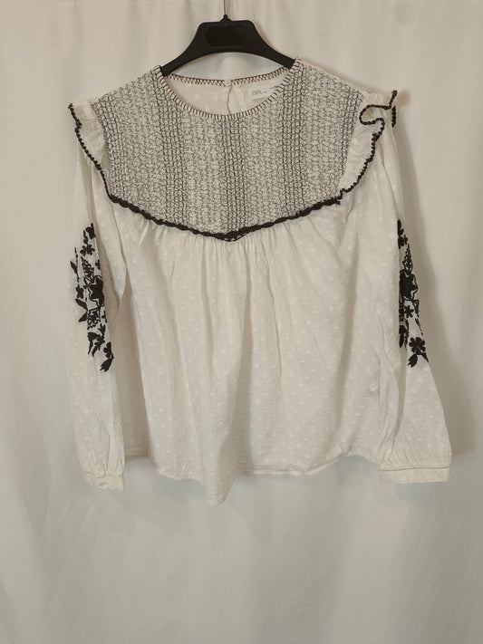ZARA. White plumeti blouse, size 13-14 years