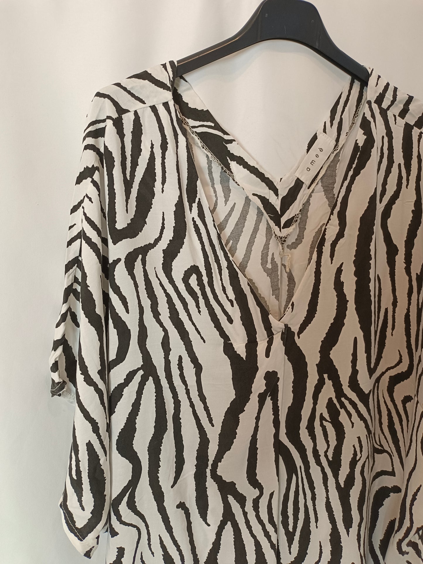 AMEÉ. White printed midi dress. Medium/Large