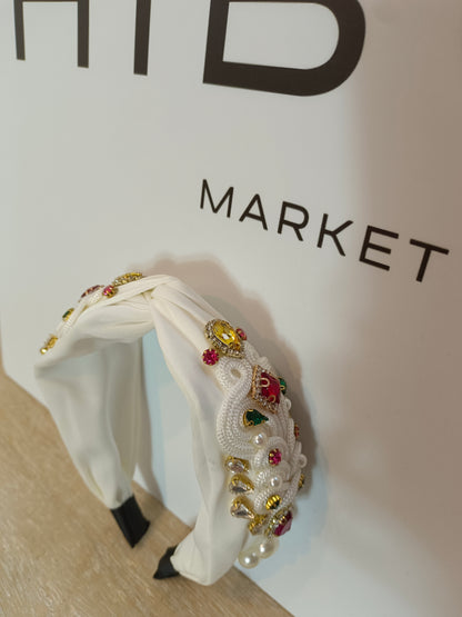 OTHERS. White beaded headband