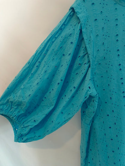 ASOS. Vestido corto azul troquelado T.46