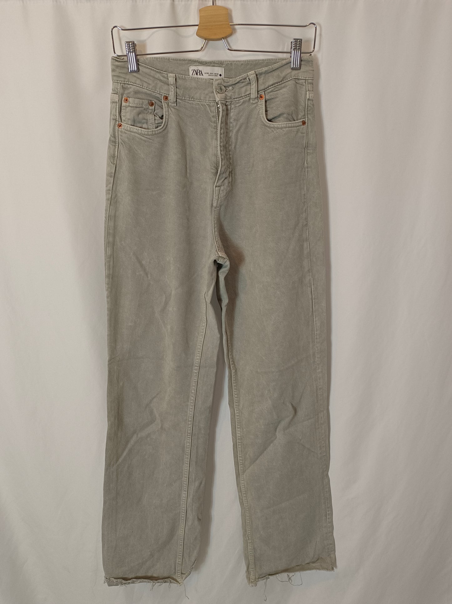 ZARA. Pantalón denim verde ancho T.36