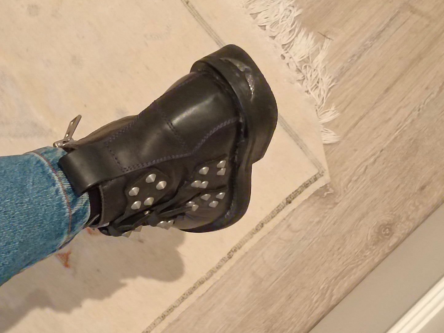 ZADIG&VOLTAIRE. Botas negras tachuelas T.38