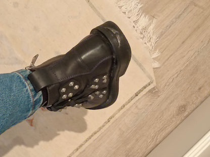 ZADIG&VOLTAIRE. Botas negras tachuelas T.38