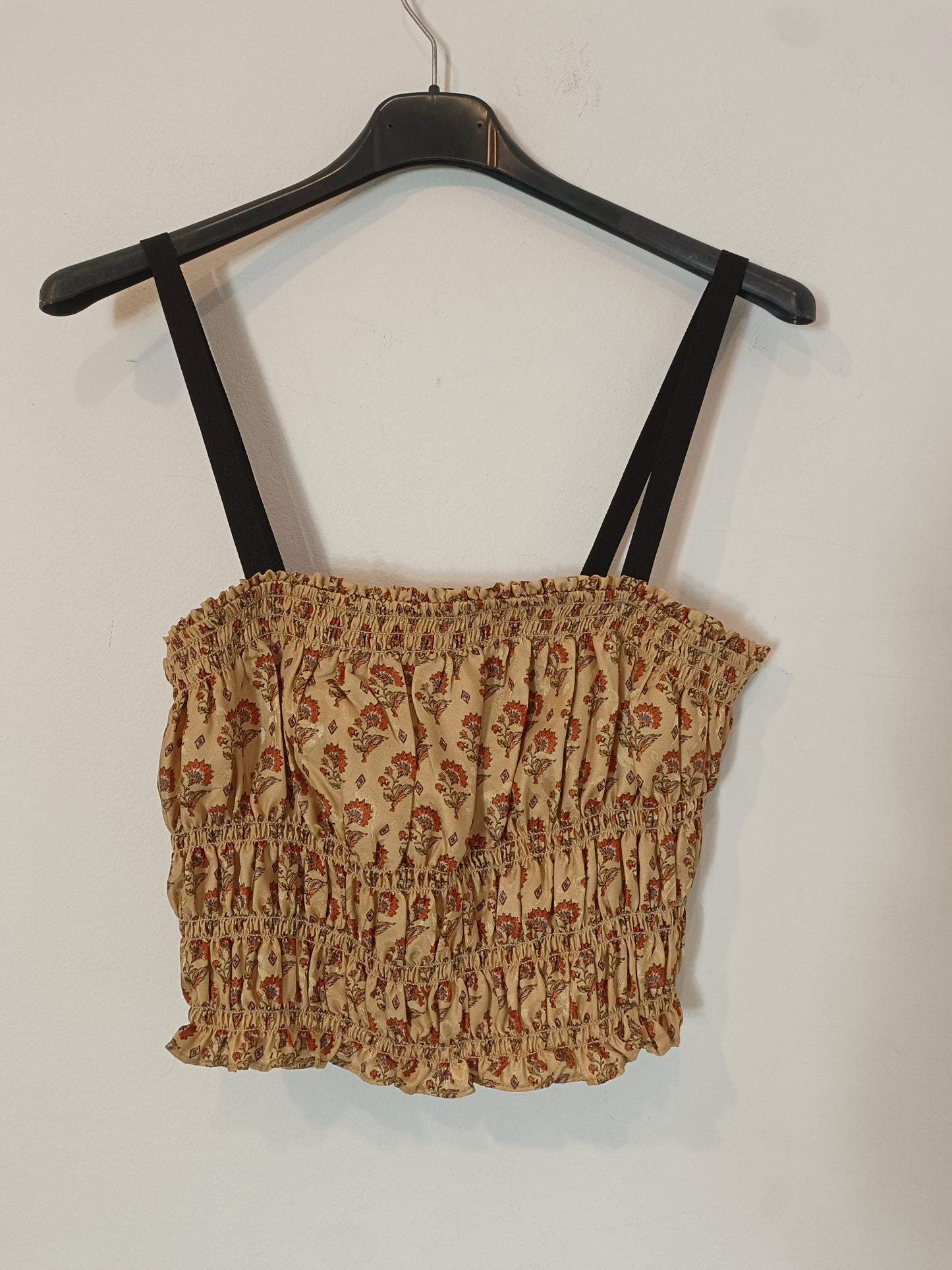 MANGO. top dorados estampado T.l