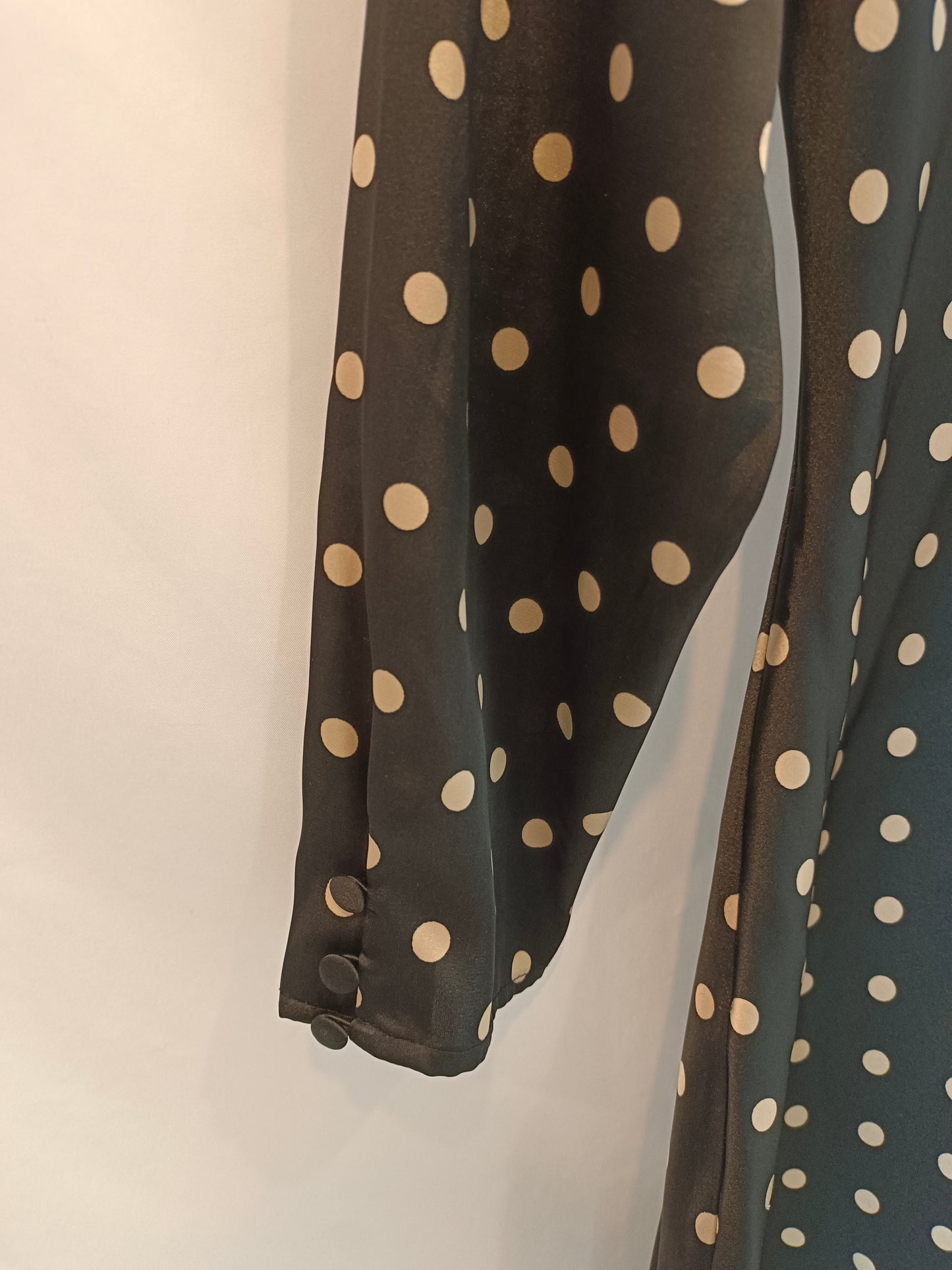 ZARA. Vestido negro lunares T.s