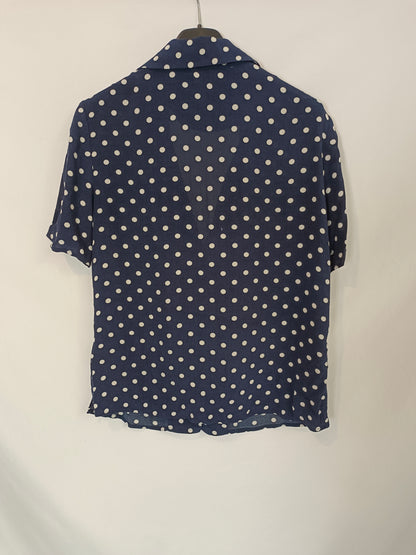 CLAUDIE PIERLOT. Blusa azul lunares T.36