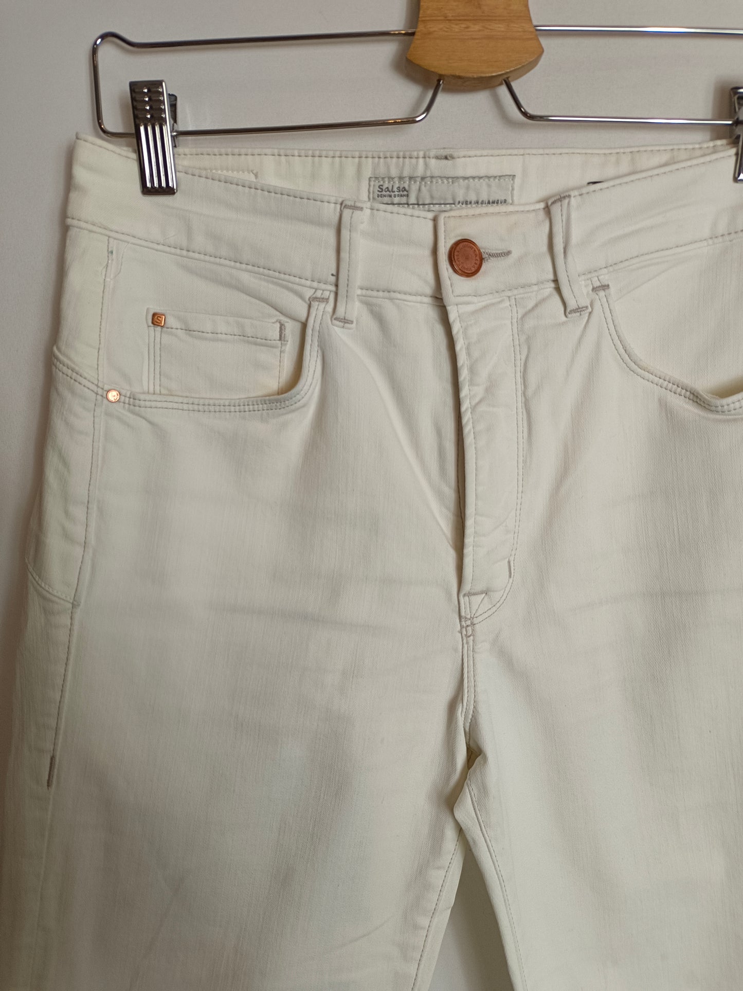 SALSA. pantalón denim  blanco campana T.u(36)