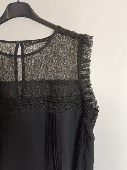 SFERA. Top negro encaje plisado T.l