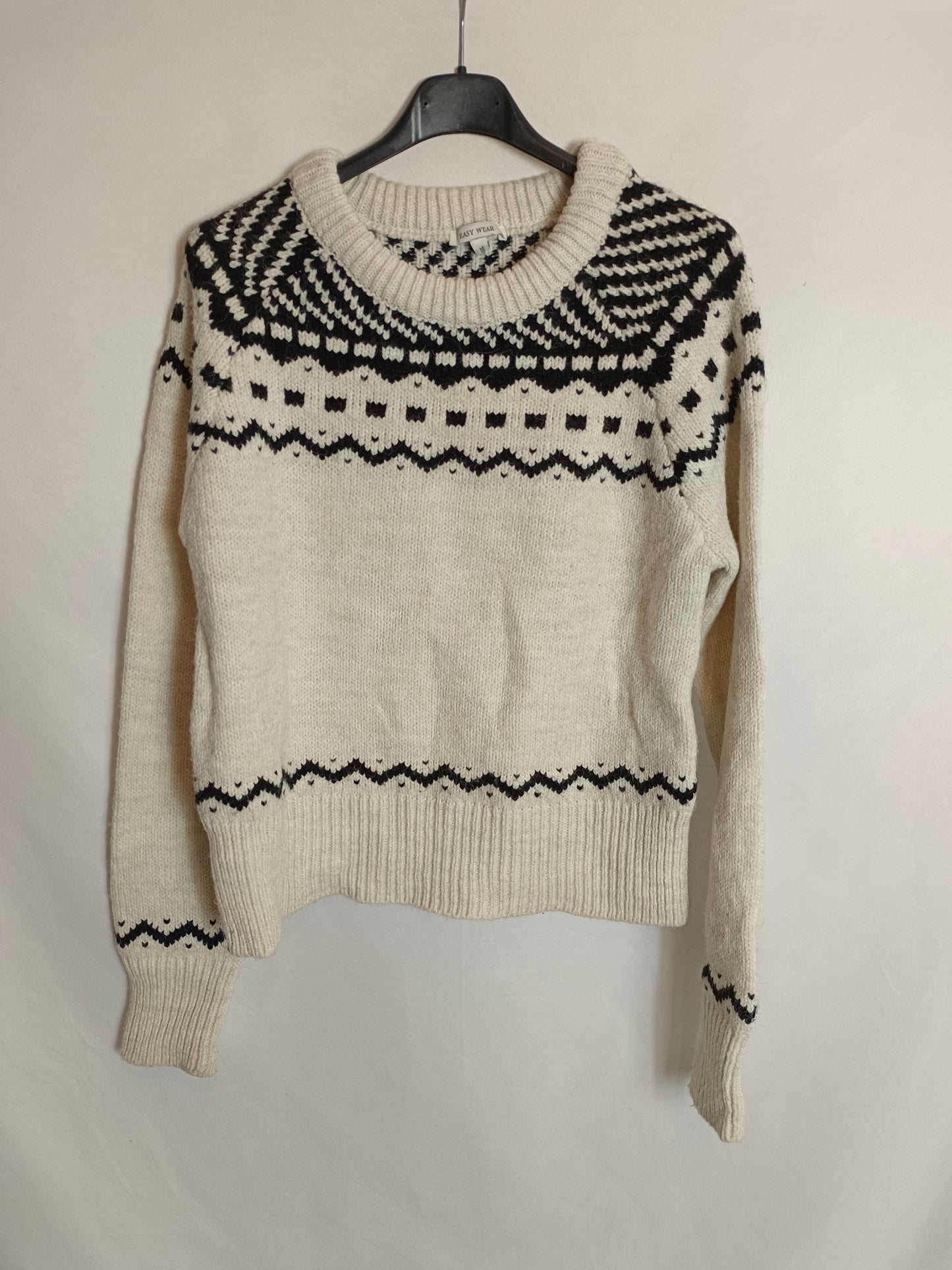 EASY WEAR. Beige sweater with TM pattern