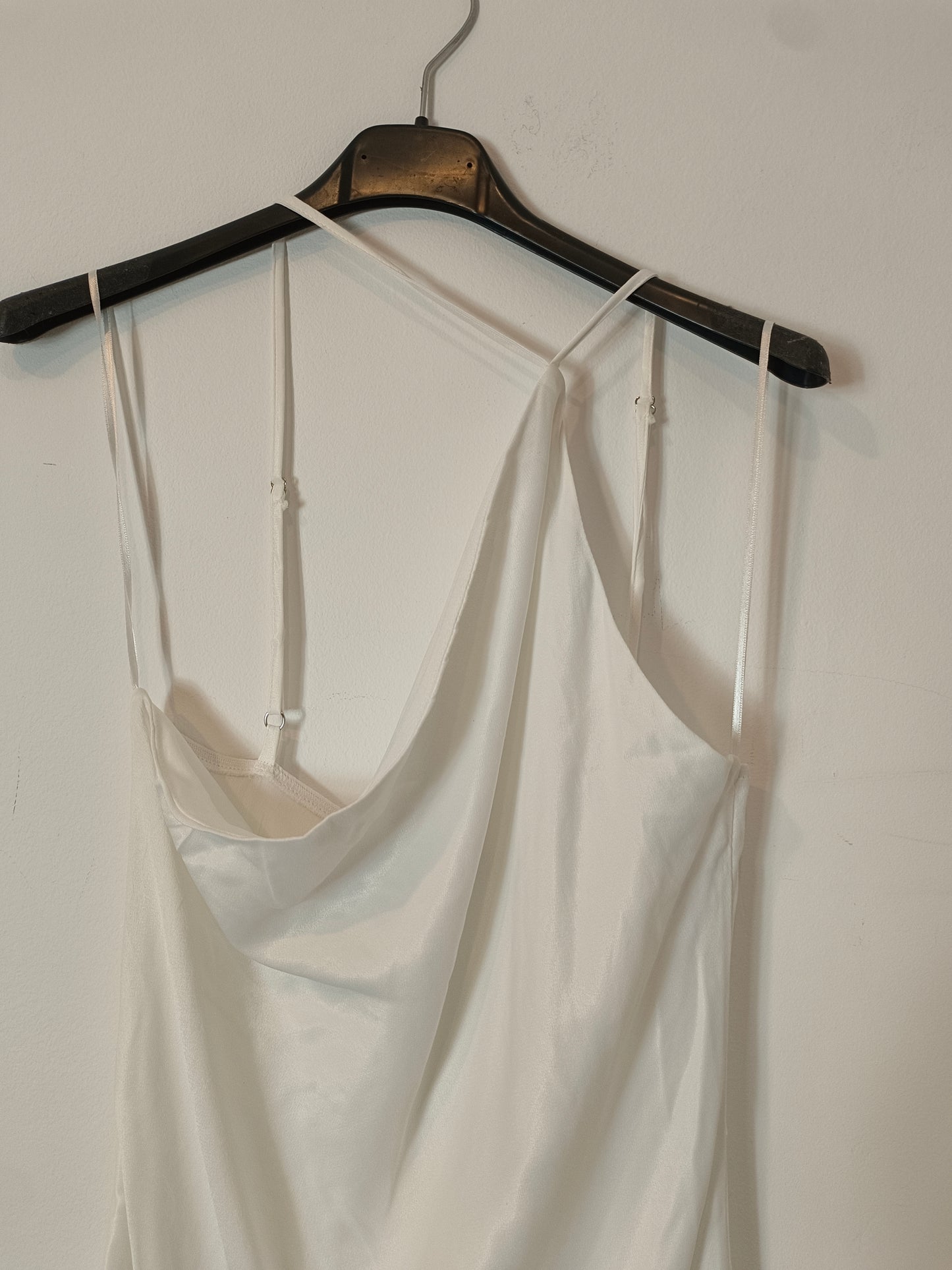 BERSHKA. Vestido lencero blanco  T.m