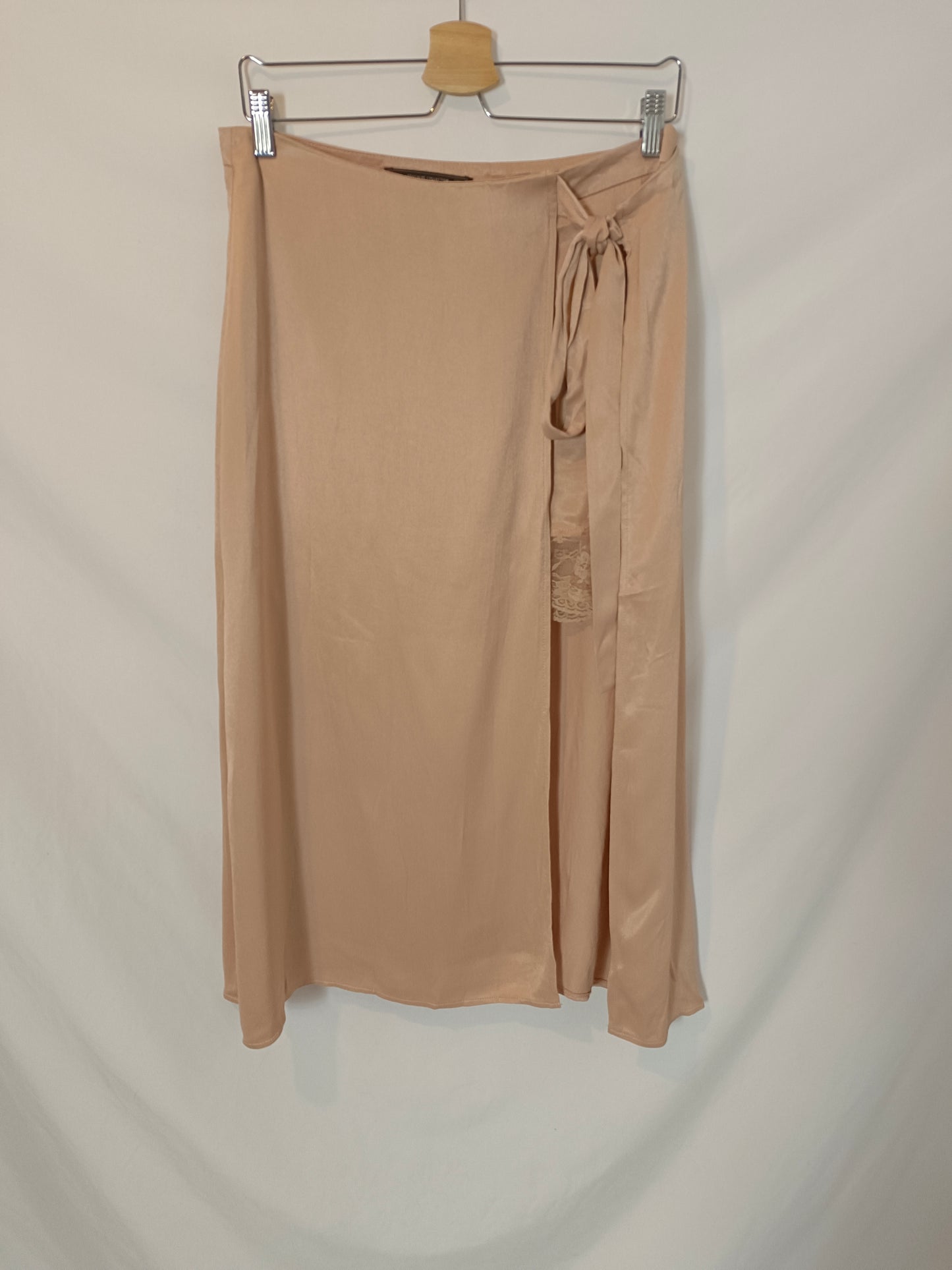 ZARA. Falda rosa satinada T.l