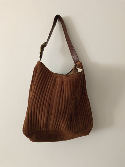 Bolso marrón acolchado