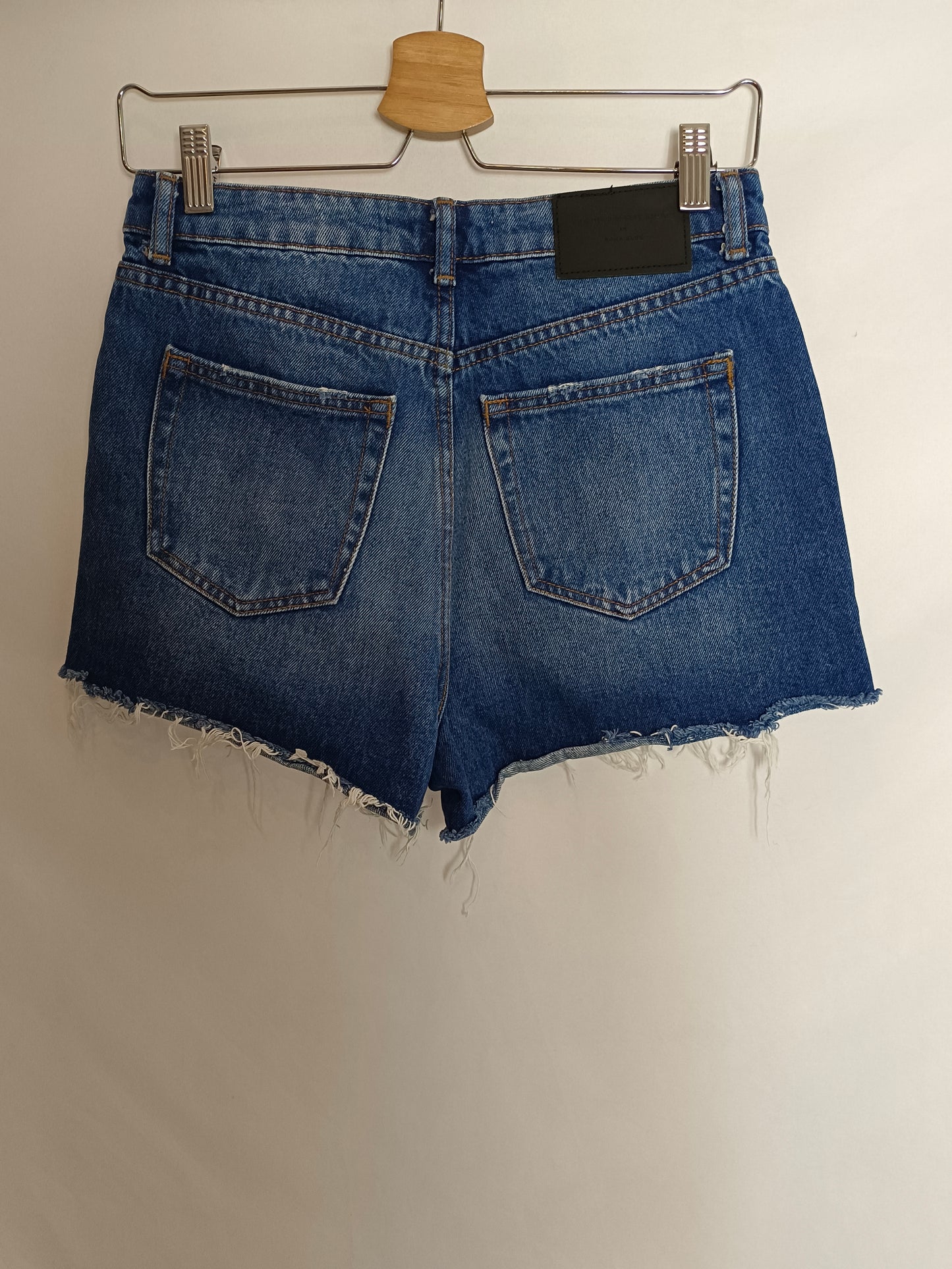 ZARA. Pantalón corto denim T.36