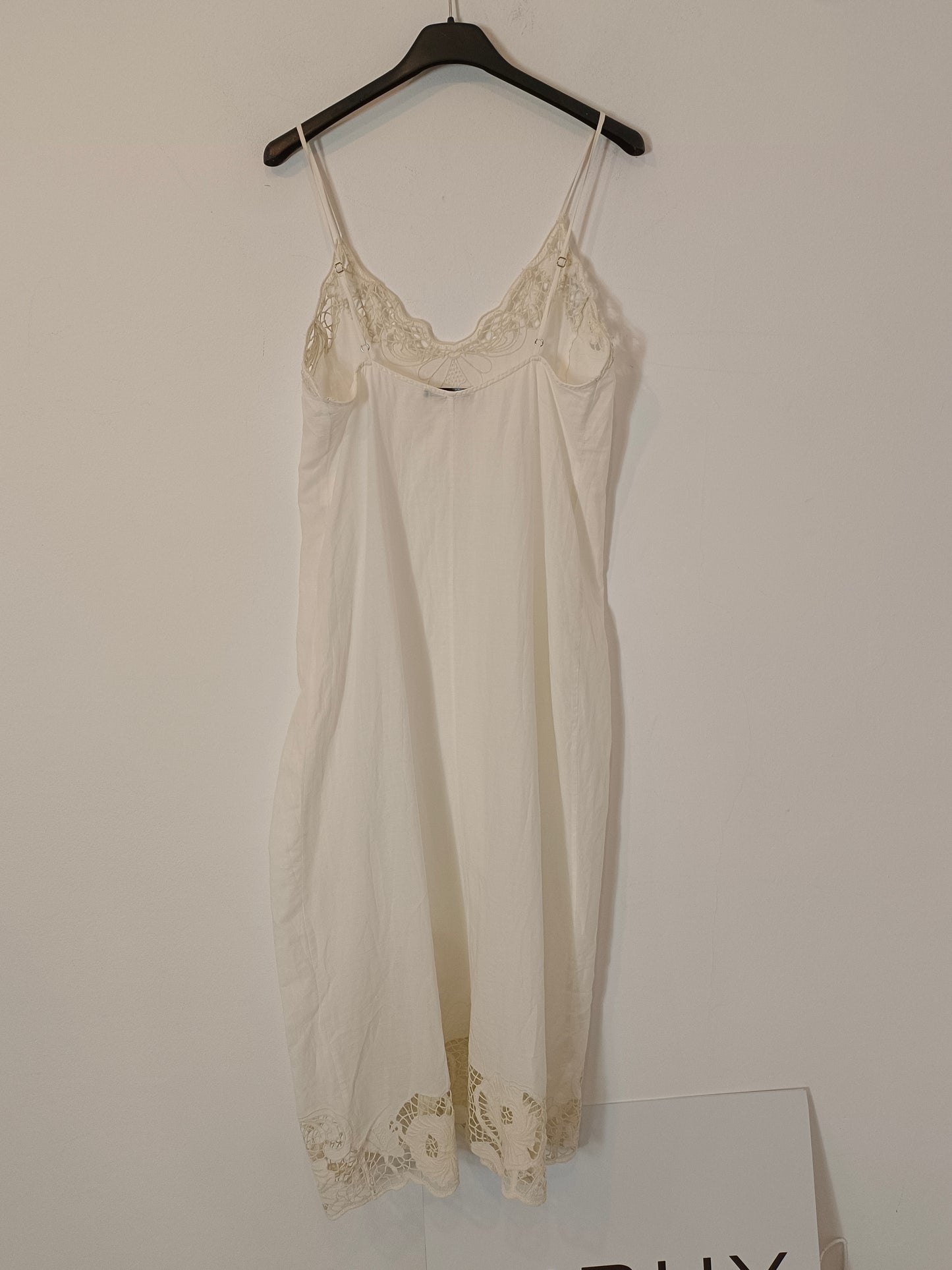 ZARA. Vestido lencero encaje T.s