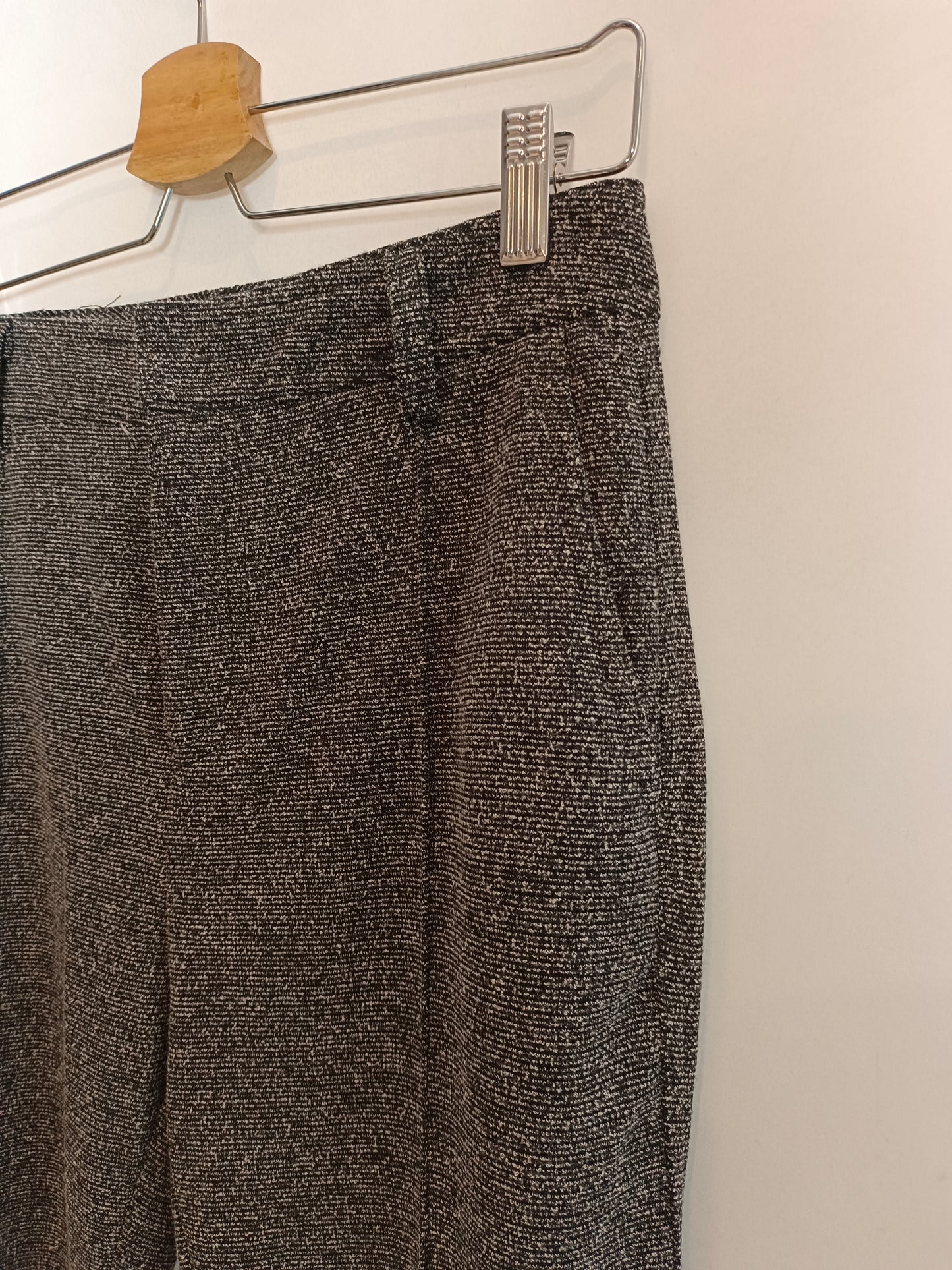 SFERA. Pantalón jaspeado campana T.s