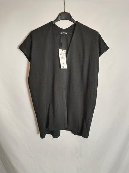 ZARA. Camiseta negra oversized T.m