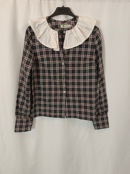 CLOVER. Gray checked blouse with T-shirt collar