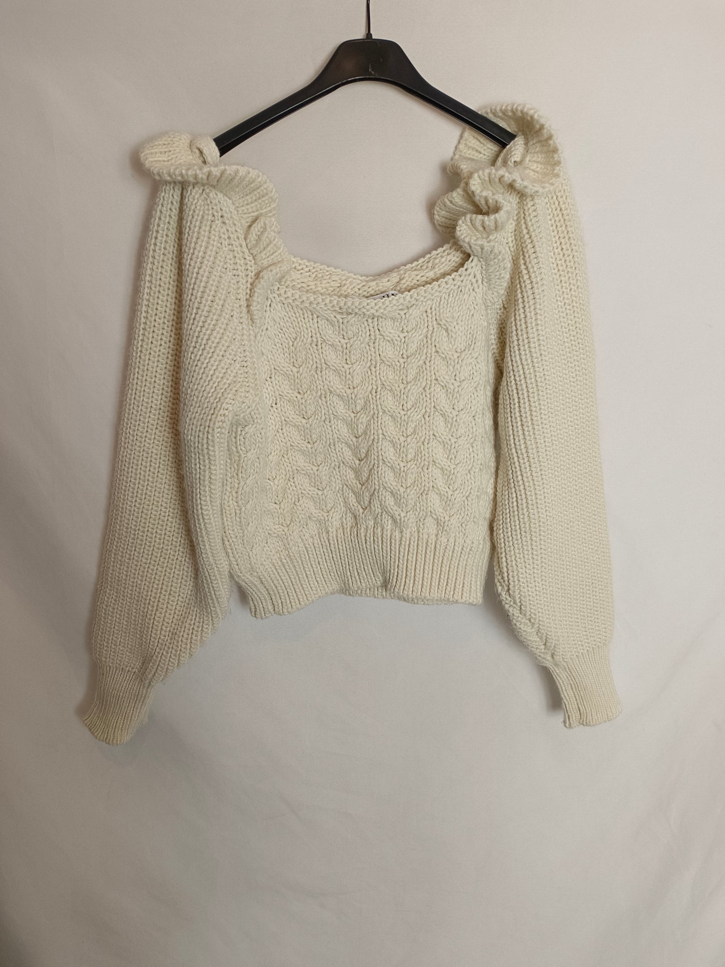 ZARA. Jersey beige cuello T.s