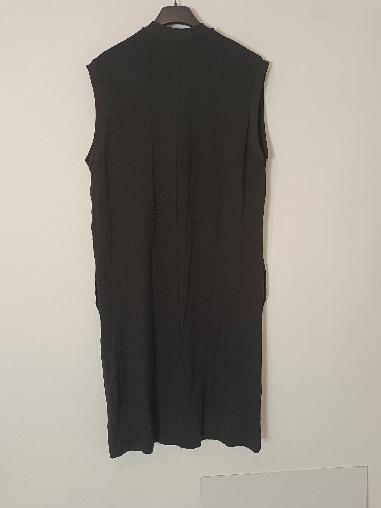 ZARA. Vestido midi negro cremallera T.s