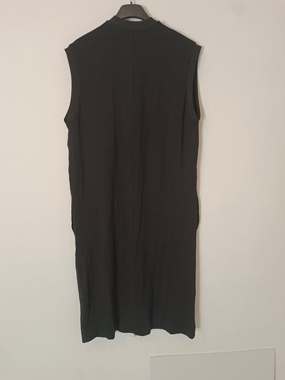 ZARA. Vestido midi negro cremallera T.s