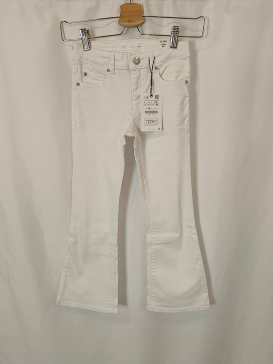 ZARA. White flared trousers, size 9 years