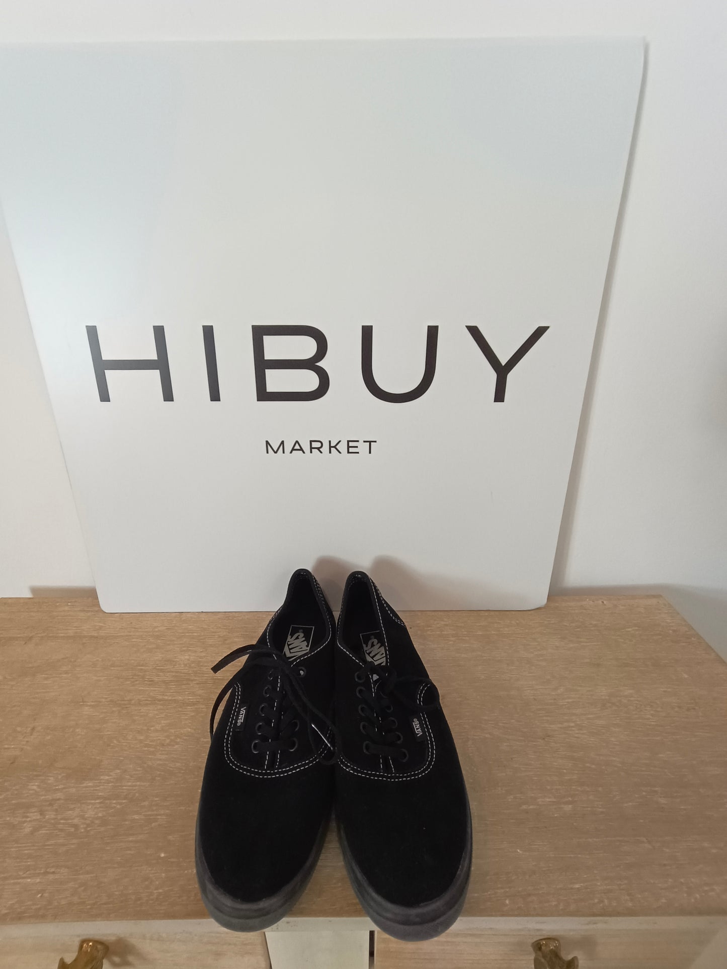 VANS. Zapatillas negras piel T.39