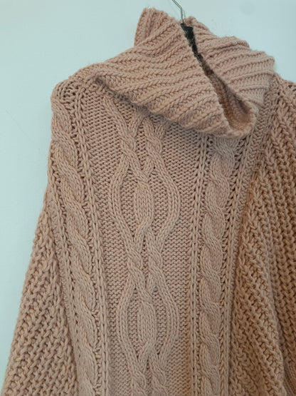 OTHERS. Pink poncho with eights Your (s/m)