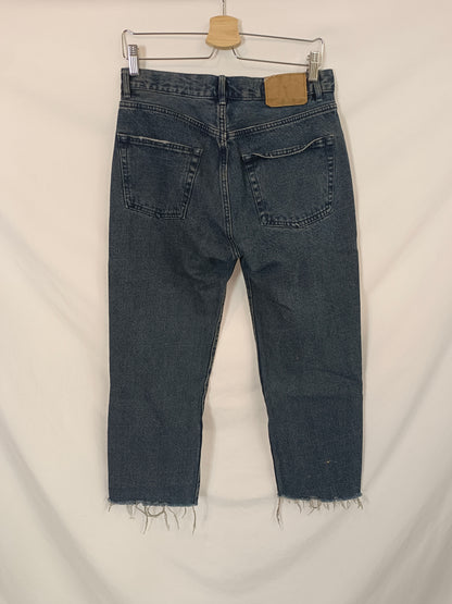 PULL&BEAR. Pantalón denim "regular" T.42