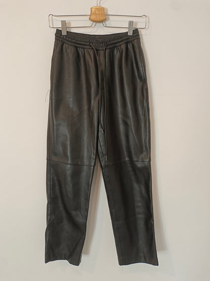 MANGO. Black faux leather trousers, size xxs