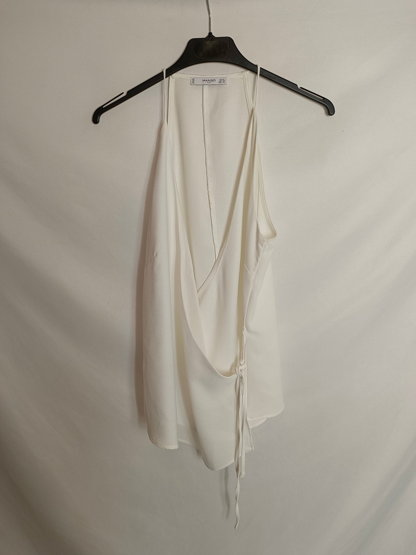 MANGO. Top blanco cruzado T.s