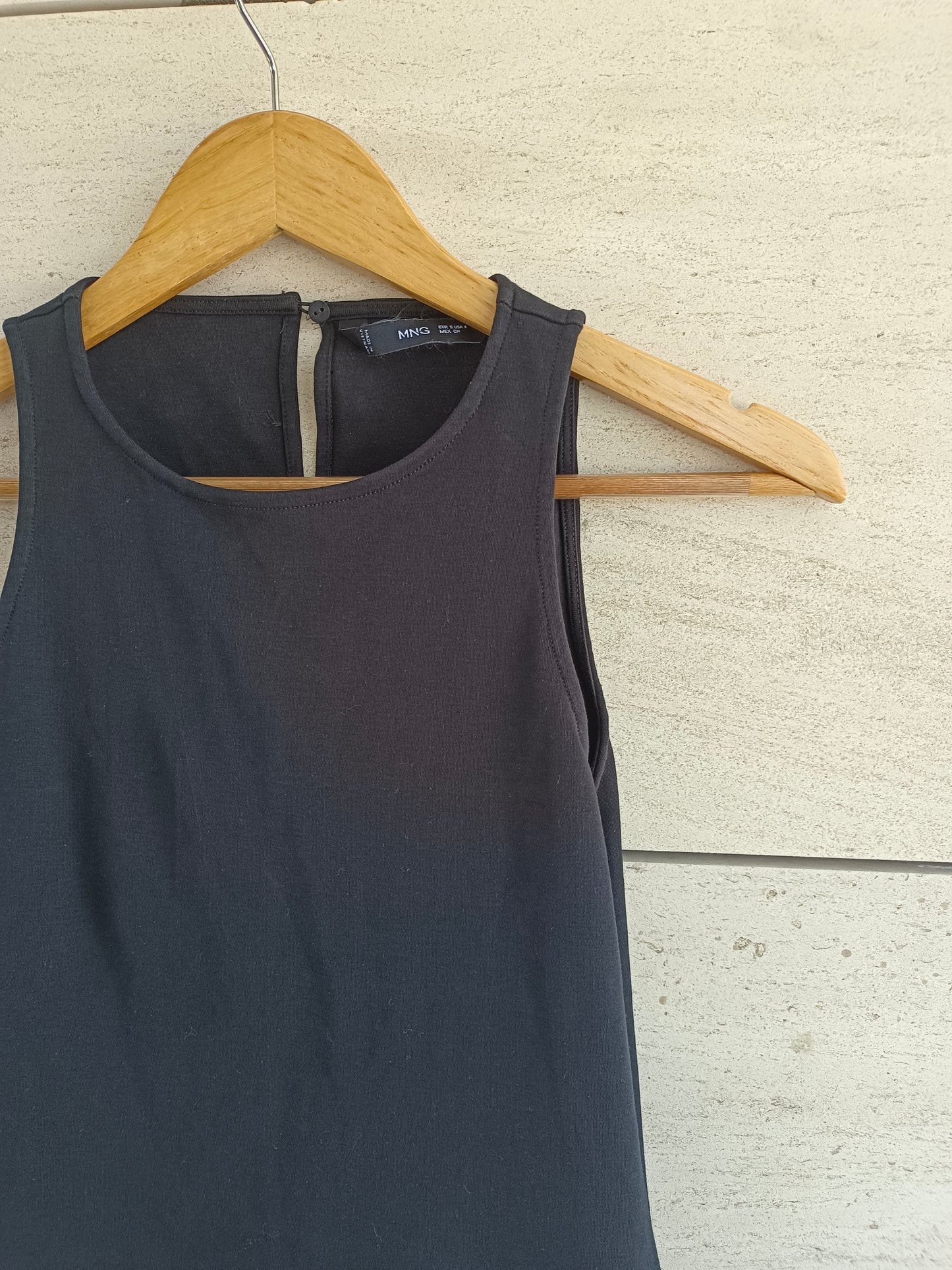 MANGO. Vestido negro volantes T.s