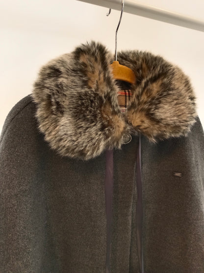 BBZ CREACIONES. Capa gris cuello pelo TU(7-8 años)