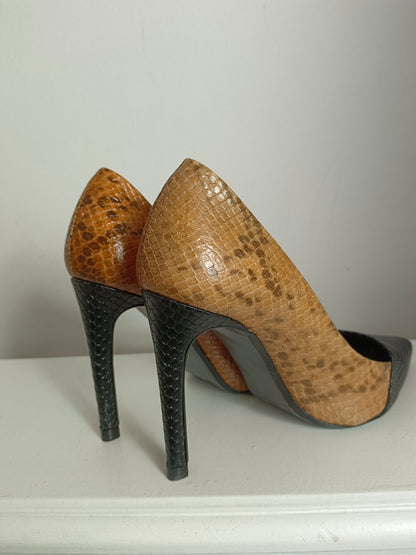 ZARA. Stiletos tacón print T.36