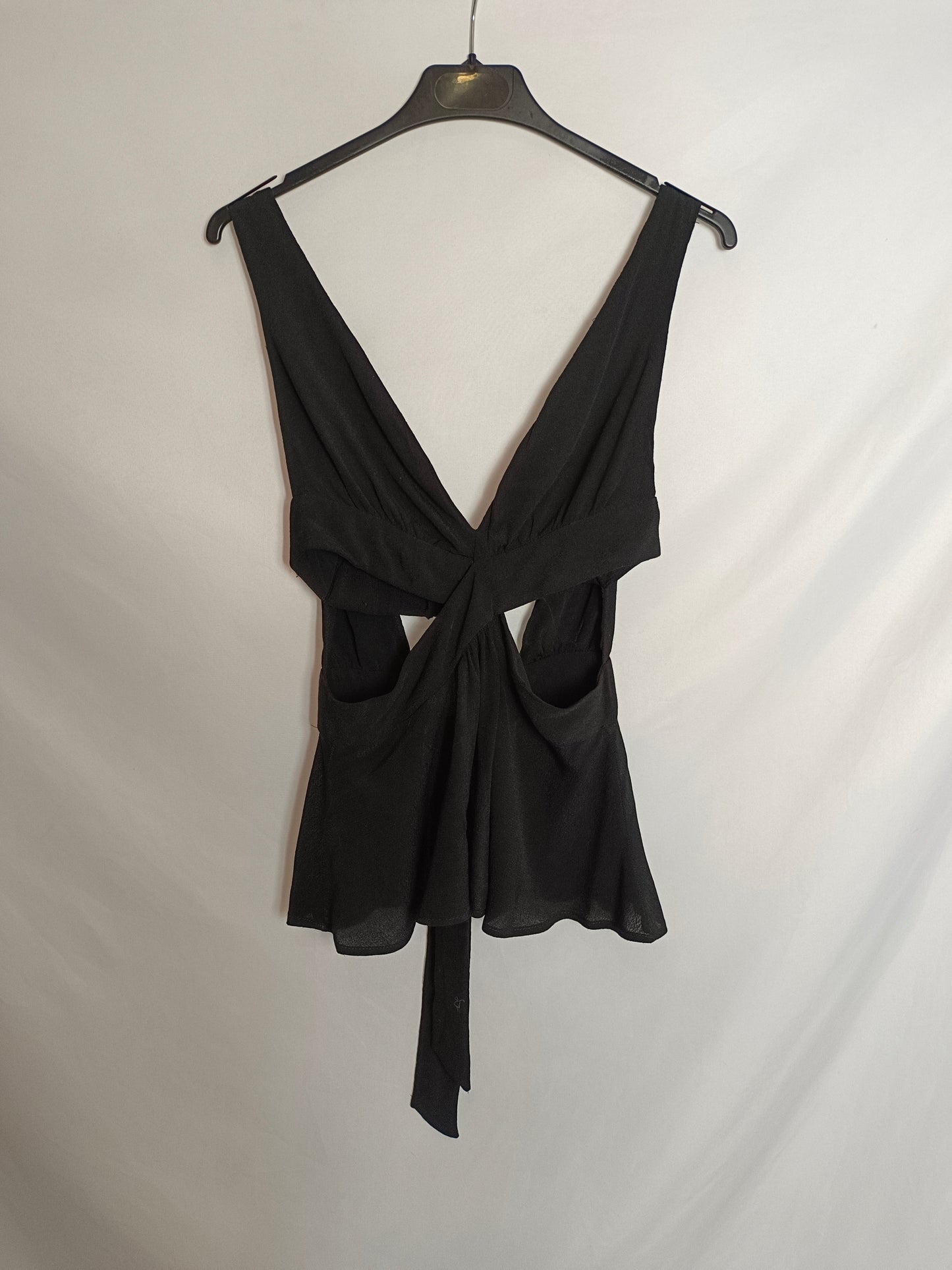 ZARA. Top negro aperturas  T.u(s)