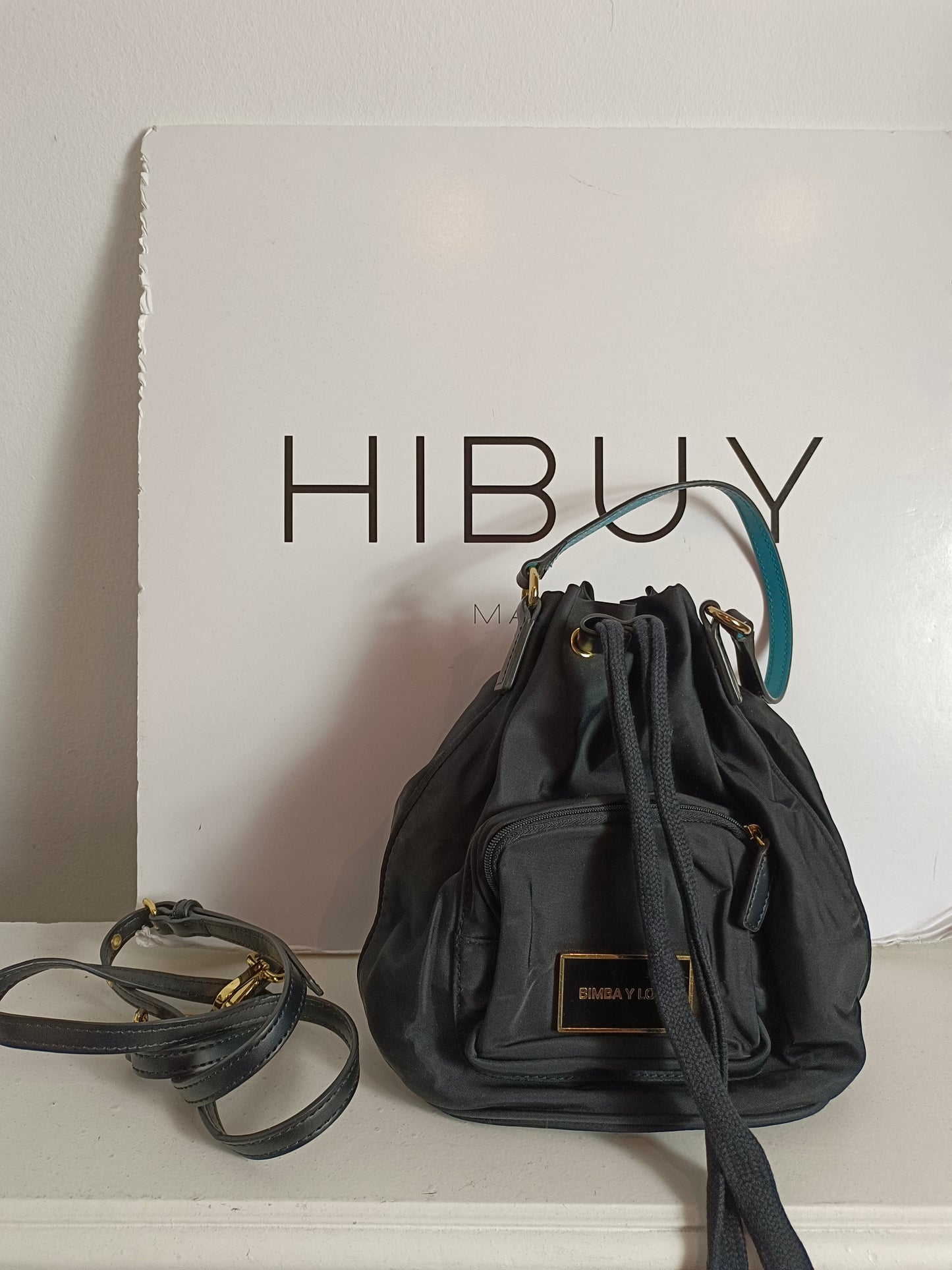 BIMBA Y LOLA. Bolso negro lona