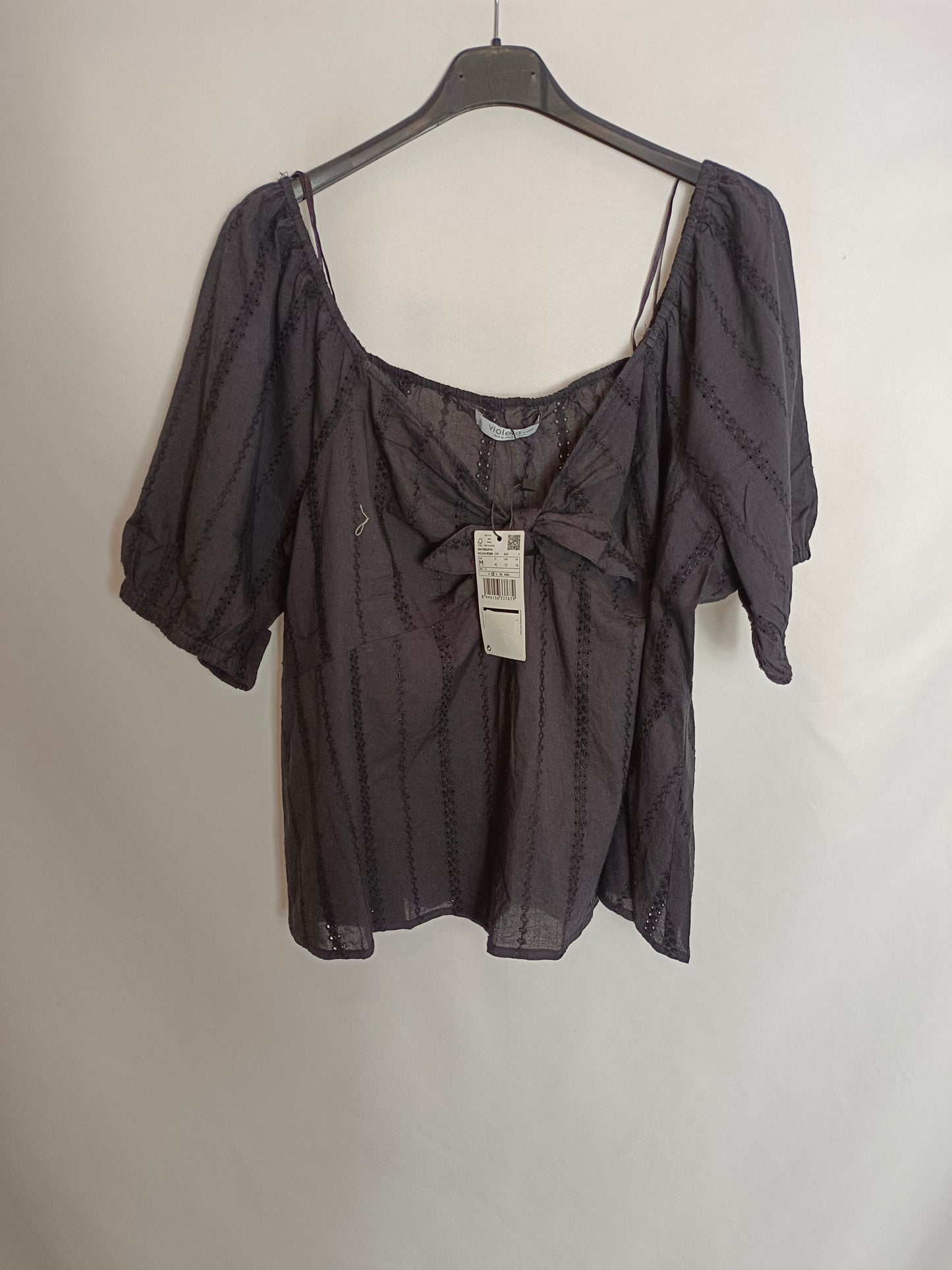 VIOLETA BY MANGO. Black die-cut top TM