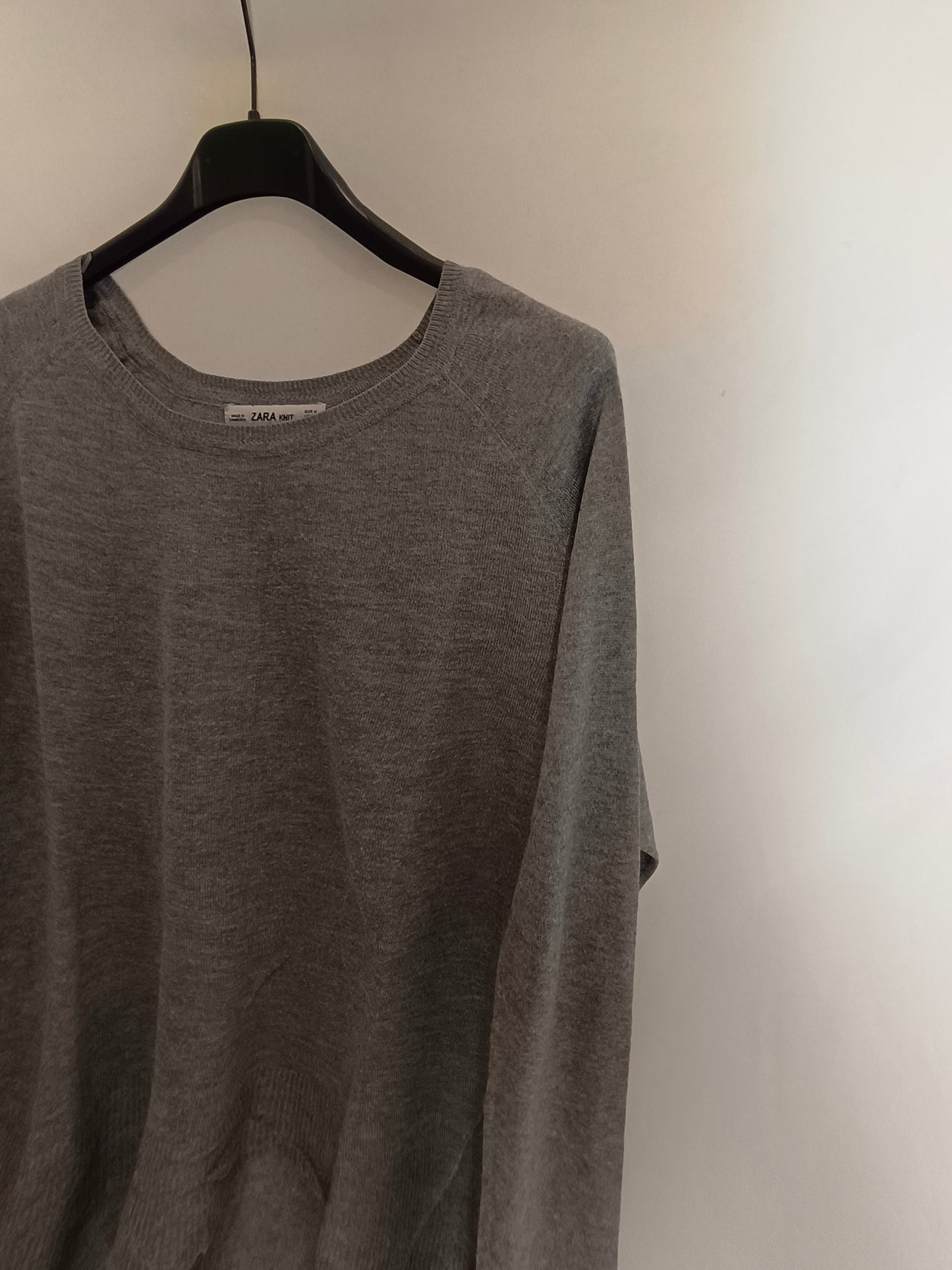 ZARA. Jersey fino gris T.m