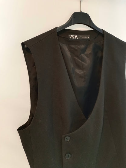ZARA. Chaleco negro cruzado T.xl